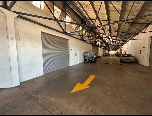 640M² WAREHOUSE TO LET IN PAARDEN EILAND